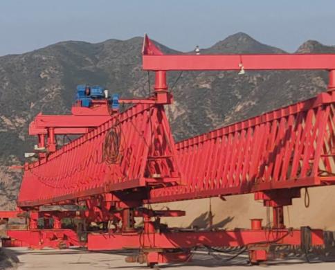 GYLQ200T-40M自平衡過跨架橋機在使用時有哪些優(yōu)點呢？